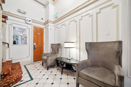 Union Square Plaza Hotel - image 12