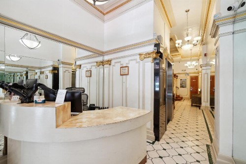 Union Square Plaza Hotel - image 13
