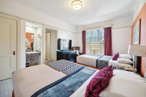 Union Square Plaza Hotel - image 15