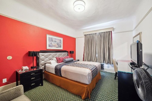 Union Square Plaza Hotel - image 2