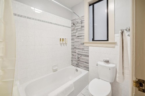 Union Square Plaza Hotel - image 29