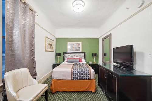 Union Square Plaza Hotel - image 3