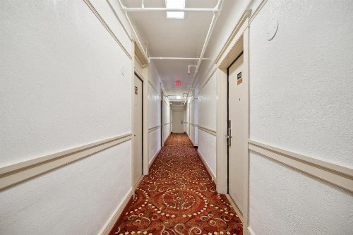 Union Square Plaza Hotel - image 32