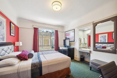 Union Square Plaza Hotel - image 33