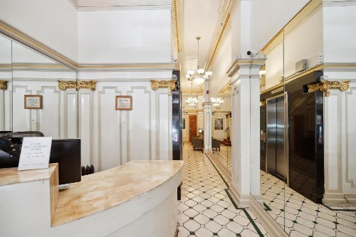 Union Square Plaza Hotel - image 34
