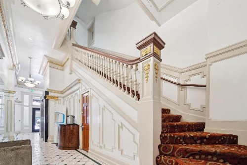 Union Square Plaza Hotel - image 36