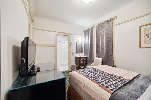 Union Square Plaza Hotel - image 7