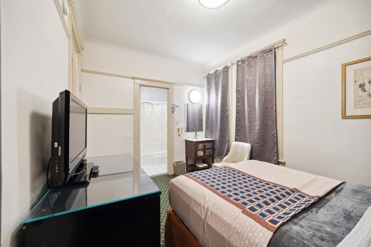 Union Square Plaza Hotel - image 7
