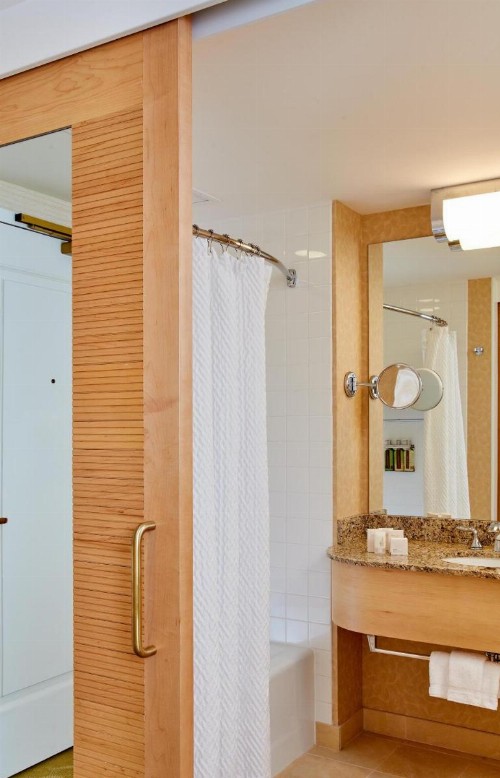 Orchard Garden Hotel - image 19