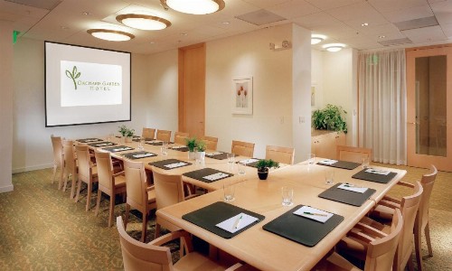 Orchard Garden Hotel - image 29