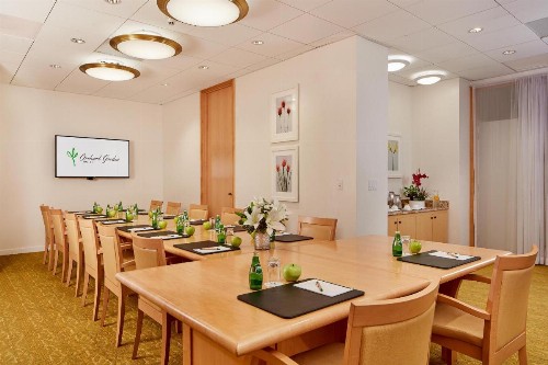 Orchard Garden Hotel - image 32