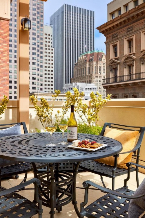 Orchard Garden Hotel - image 4