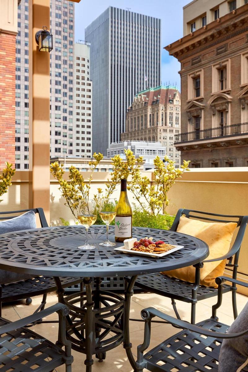 Orchard Garden Hotel - image 4