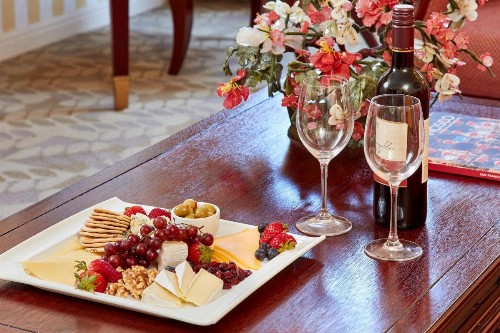 Orchard Hotel - image 11
