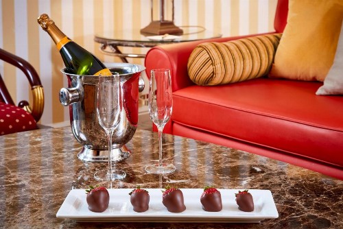 Orchard Hotel - image 20