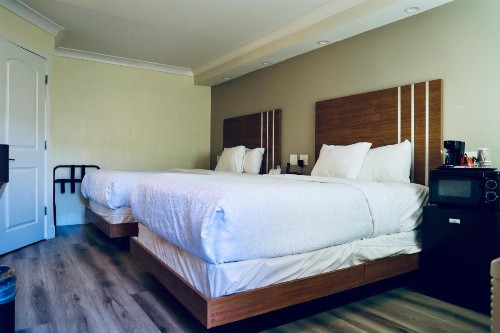 Greenwich Inn - image 15