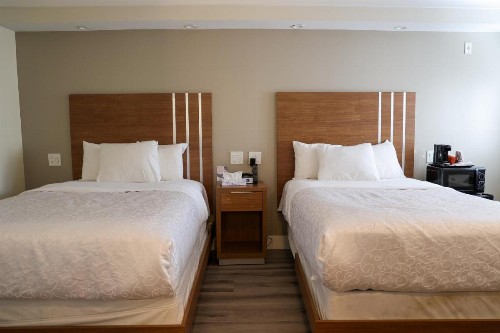 Greenwich Inn - image 17