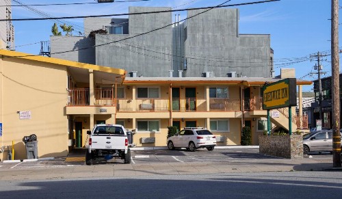 Greenwich Inn - image 23