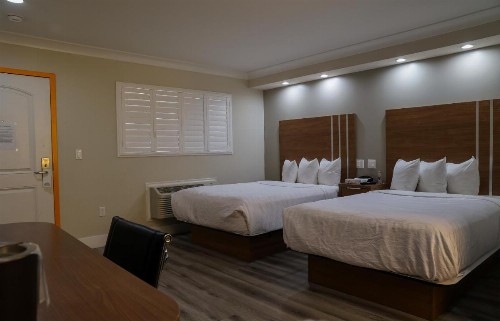 Greenwich Inn - image 8
