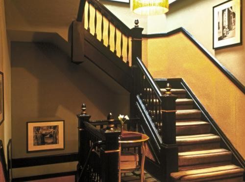 Hotel Boheme - image 20