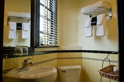 Hotel Boheme - image 22