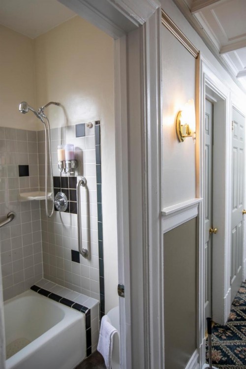 Hayes Valley Inn - image 19