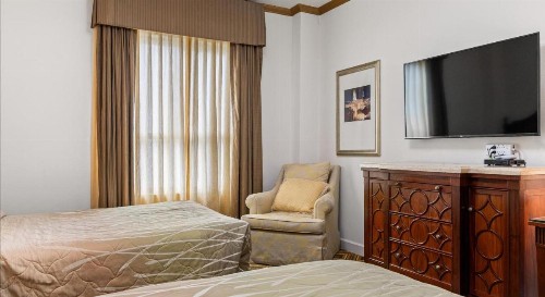 Embassy Hotel - image 16
