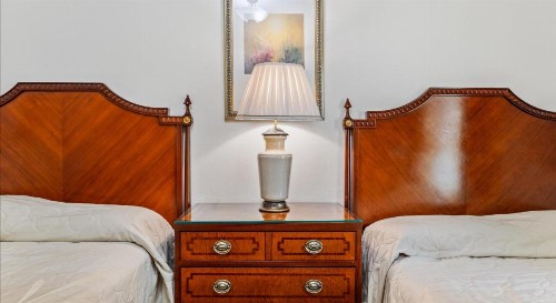 Embassy Hotel - image 31