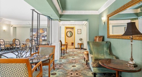Embassy Hotel - image 47
