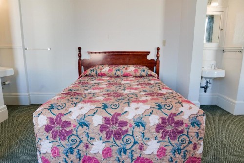 Aida Plaza Hotel - image 10