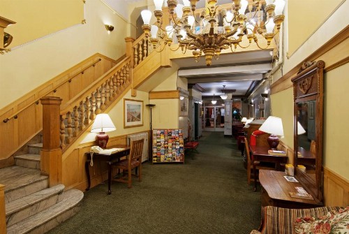 Aida Plaza Hotel - image 11