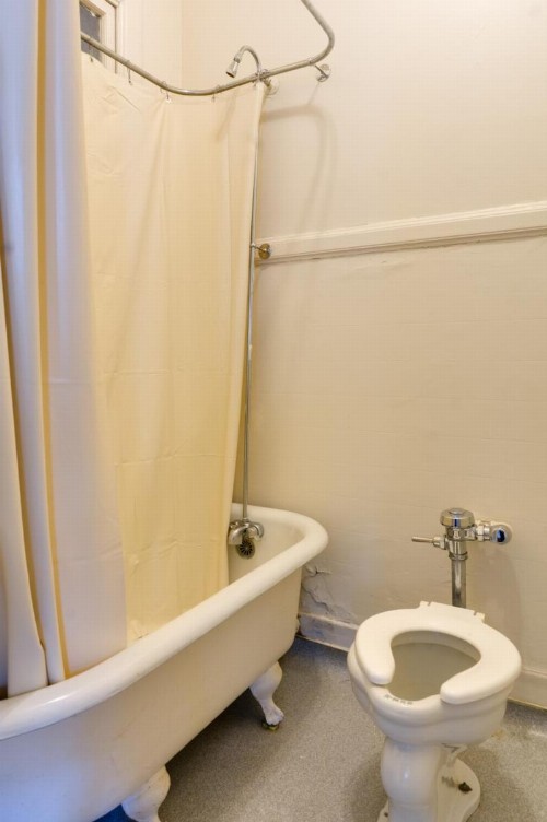 Aida Plaza Hotel - image 12