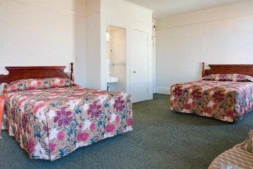 Aida Plaza Hotel - image 15