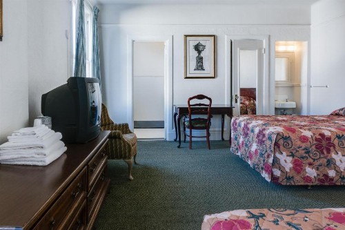 Aida Plaza Hotel - image 9