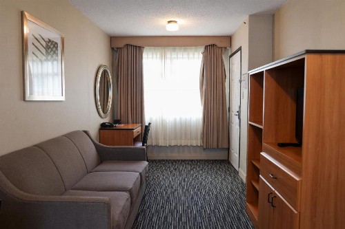 City Center Inn and Suites - image 18