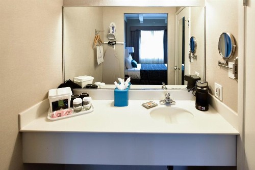 City Center Inn and Suites - image 38