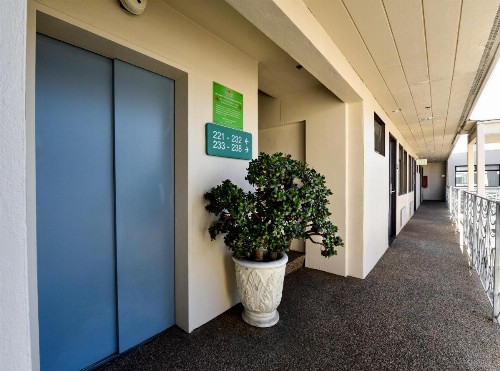 City Center Inn and Suites - image 5
