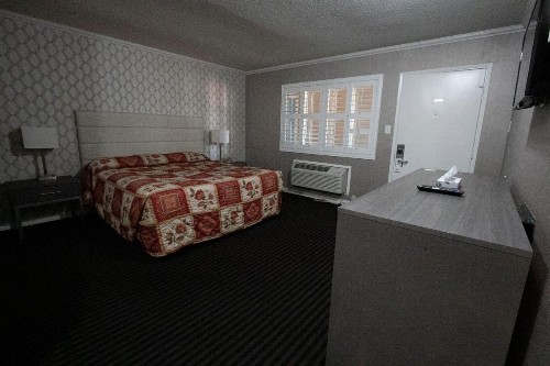 Alpha Inn and Suites - image 23