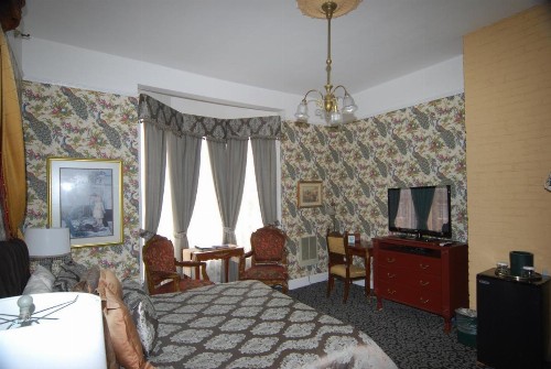 Queen Anne - image 2