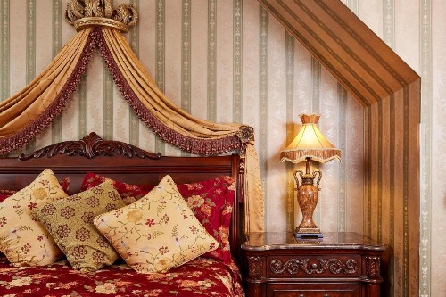 Queen Anne - image 35