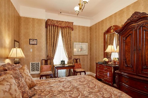 Queen Anne - image 38