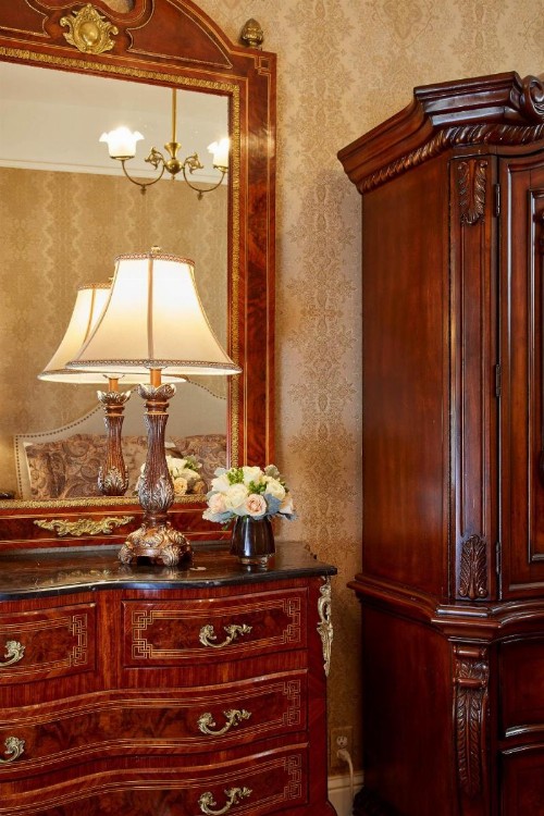 Queen Anne - image 39