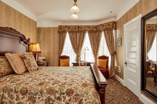 Queen Anne - image 40