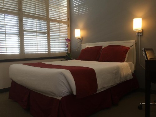 Grant Plaza Hotel - image 10