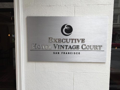 Executive Hotel Vintage Court - image 11