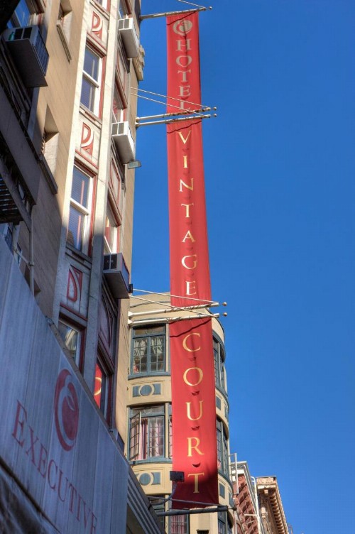 Executive Hotel Vintage Court - image 15