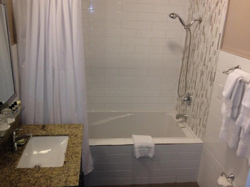 Executive Hotel Vintage Court - image 6