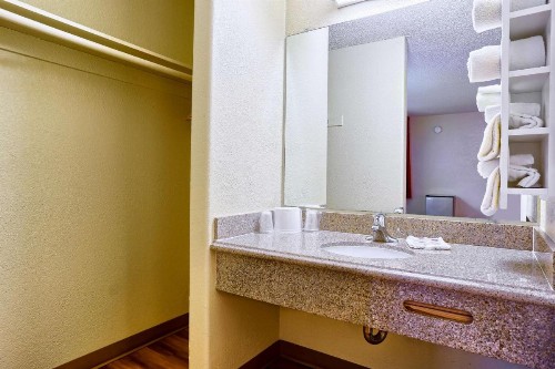 Motel 6 San Francisco Downtown - image 14