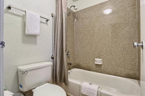 Motel 6 San Francisco Downtown - image 20