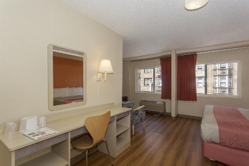 Motel 6 San Francisco Downtown - image 21